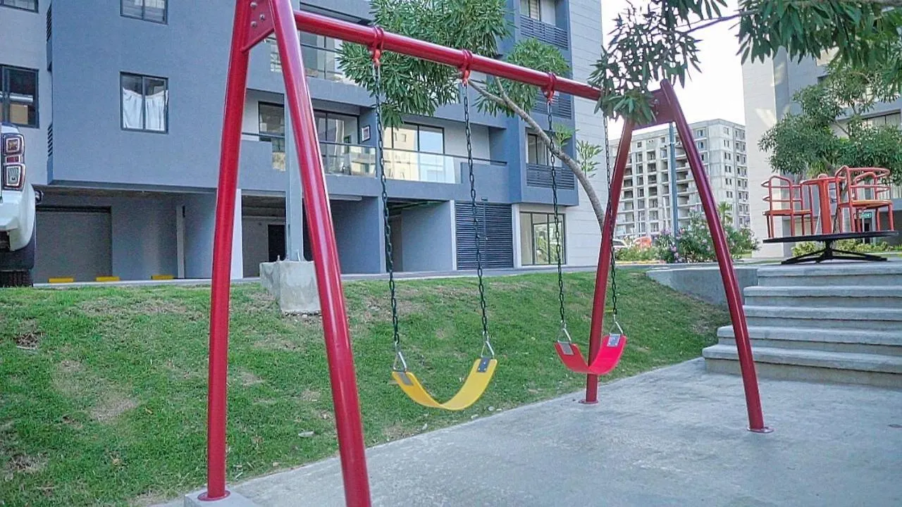 아파트 Premium Space In Santiago- 5 Min Away From Airport 산티아고 데 로스 카바예로스